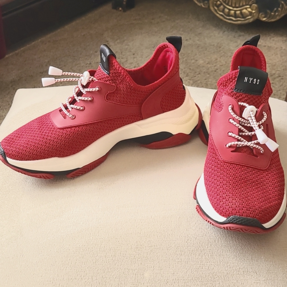 ❤ Steve Madden tennis shoe
